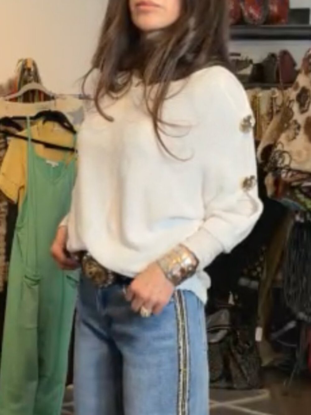 MADE IN ITALY FABULOUS Sweater with Button Detail